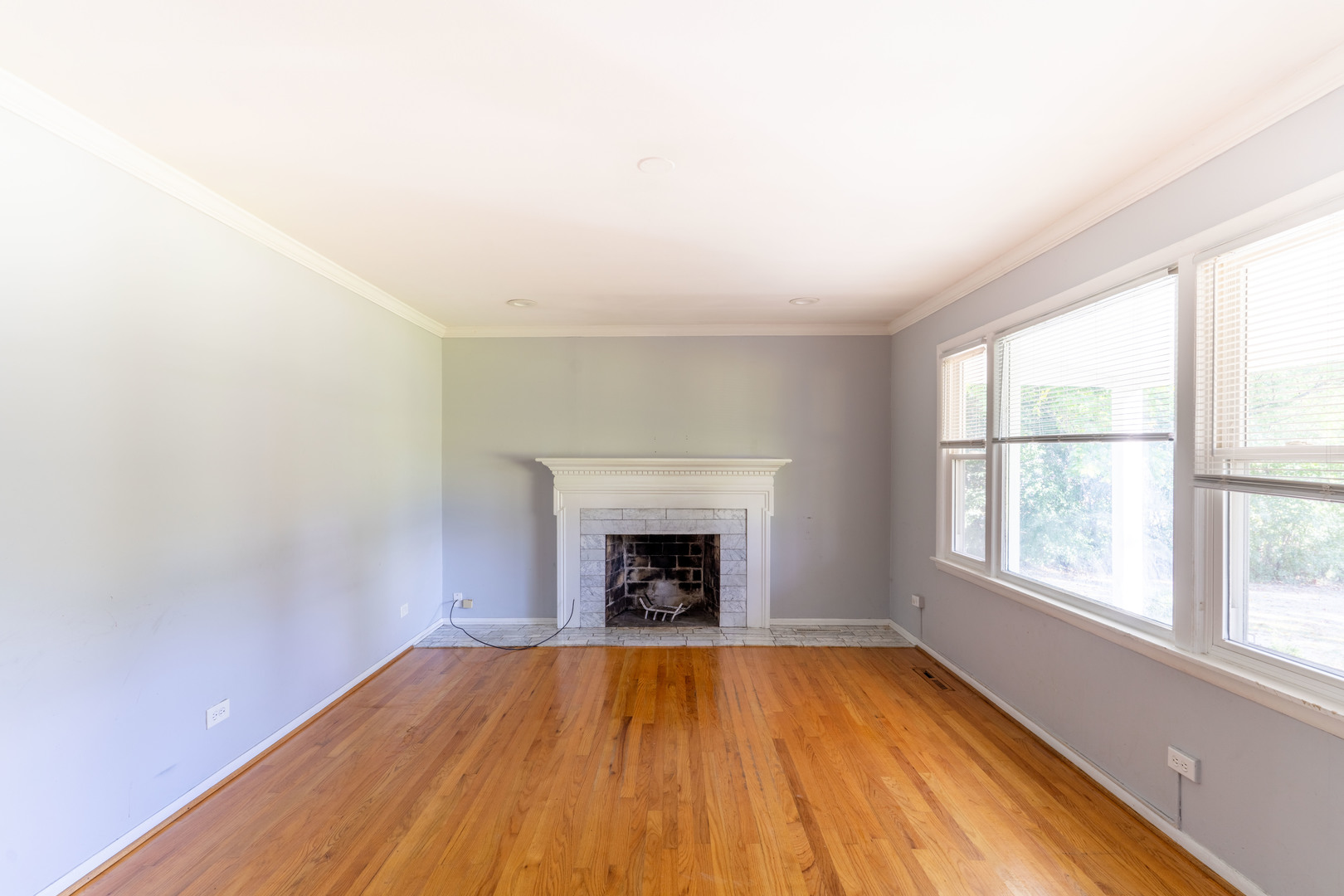 1392 W 52nd Place, La Grange Highlands, IL 60525