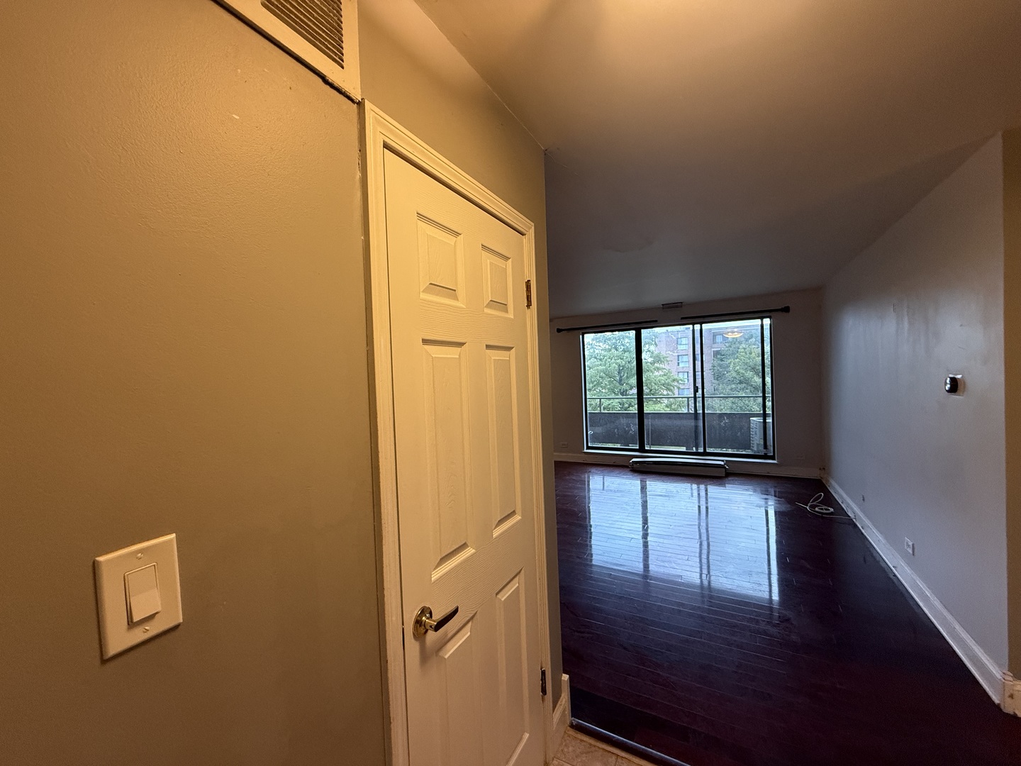 7 E CARRIAGEWAY Drive #311, Hazel Crest, IL 60429