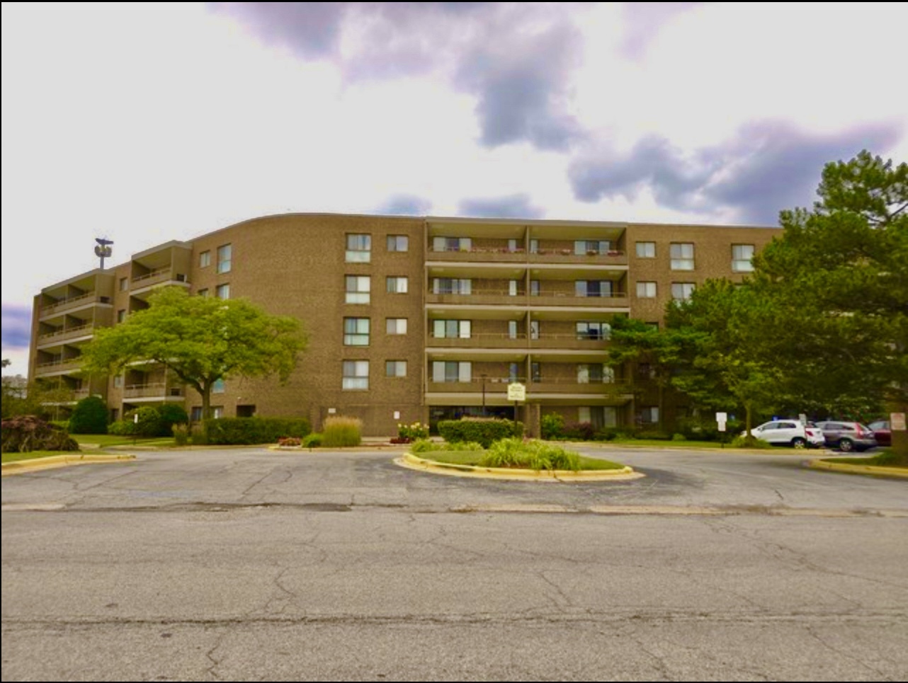 7 E CARRIAGEWAY Drive #311, Hazel Crest, IL 60429