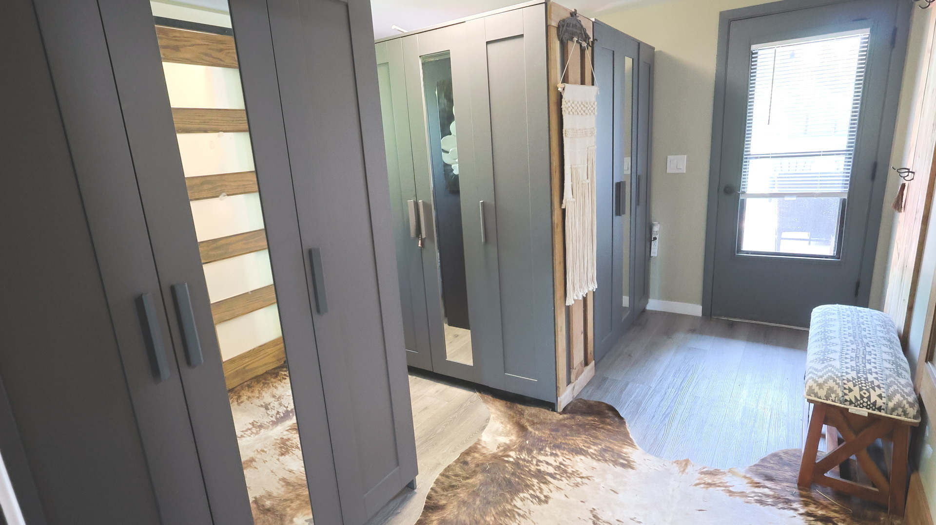 83 Wildwood Drive, Barrington, IL 60010