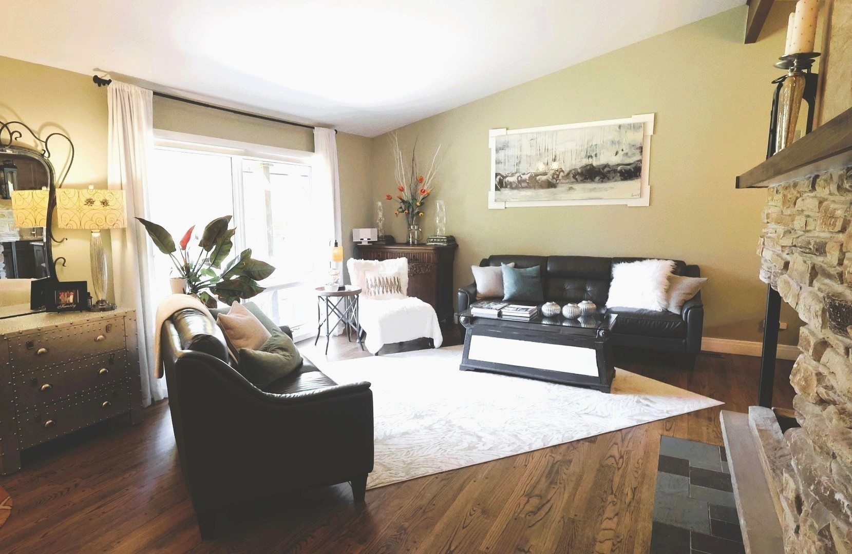 83 Wildwood Drive, Barrington, IL 60010