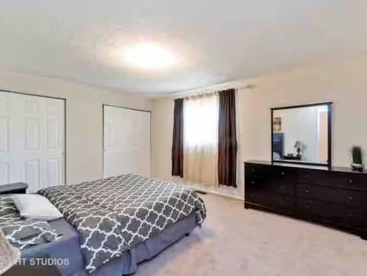 Libertyville, IL 60048