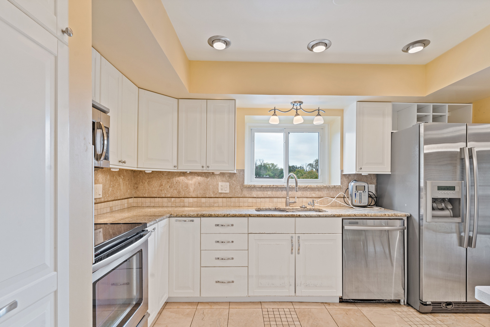 11130 Northwest Road #E, Palos Hills, IL 60465