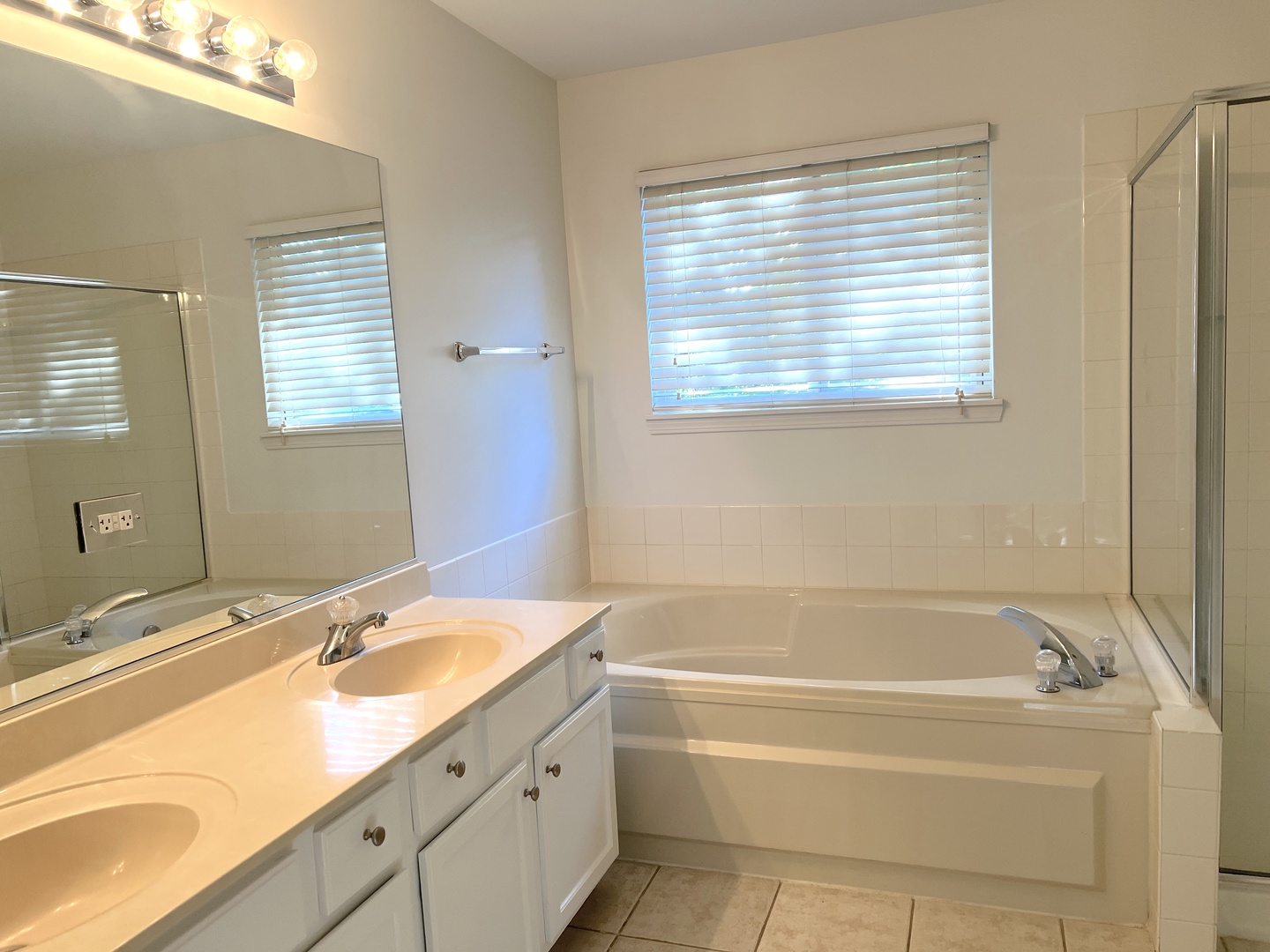 2112 Skylane Drive, Naperville, IL 60564