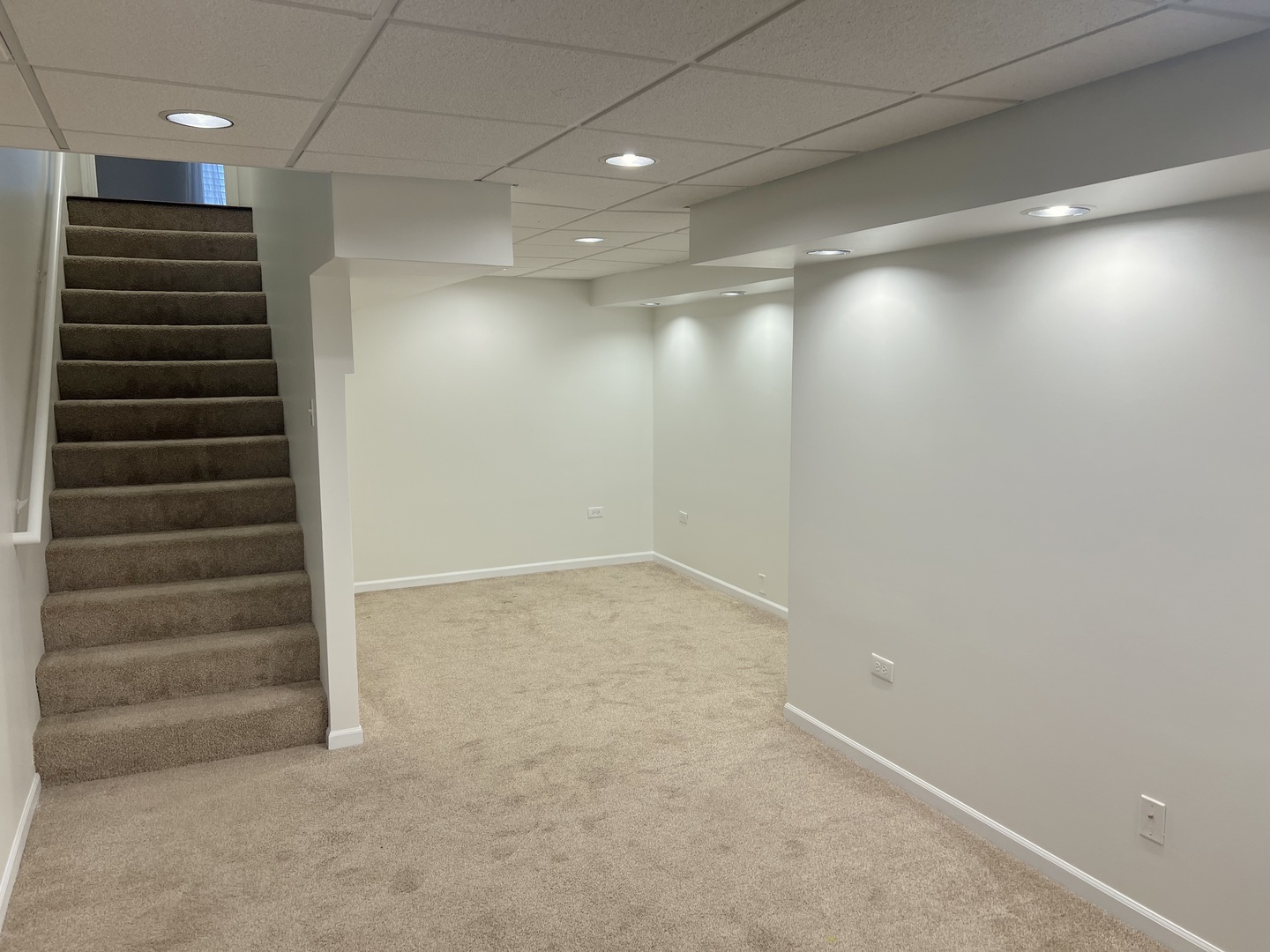 2112 Skylane Drive, Naperville, IL 60564