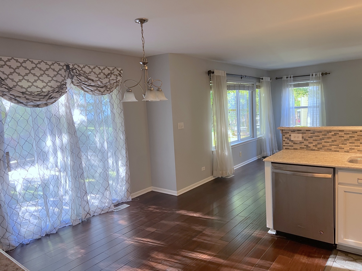 2112 Skylane Drive, Naperville, IL 60564