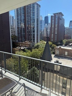 1400 N State Parkway #8E, Chicago, IL 60610
