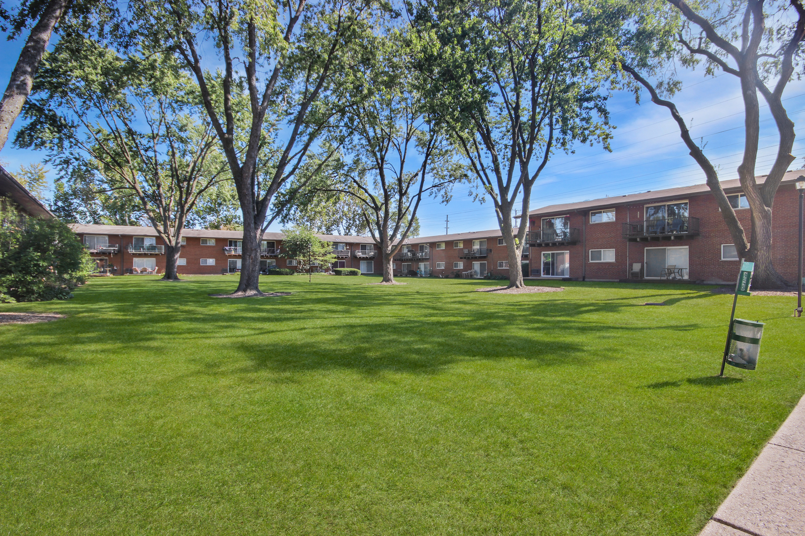 1900 Knightsbridge Drive #2B, Mount Prospect, IL 60056