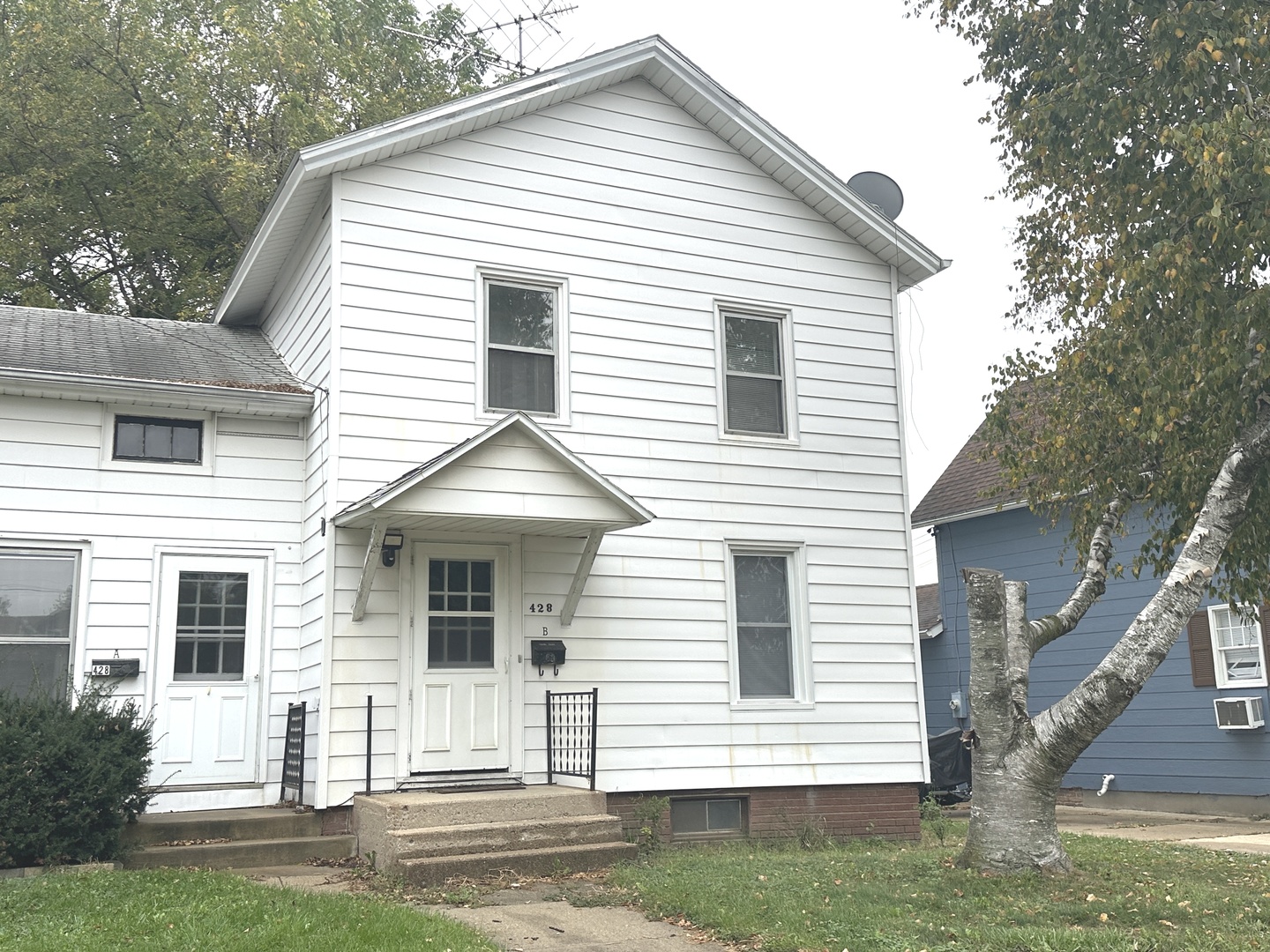 428 W High Street #B, Sycamore, IL 60178