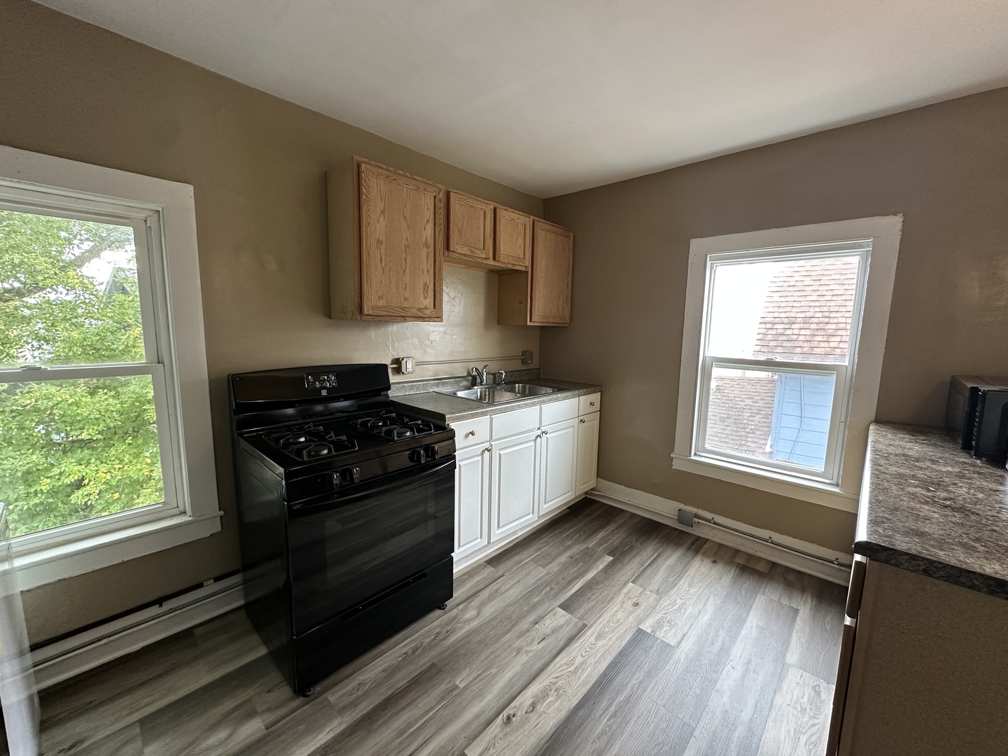 428 W High Street #B, Sycamore, IL 60178