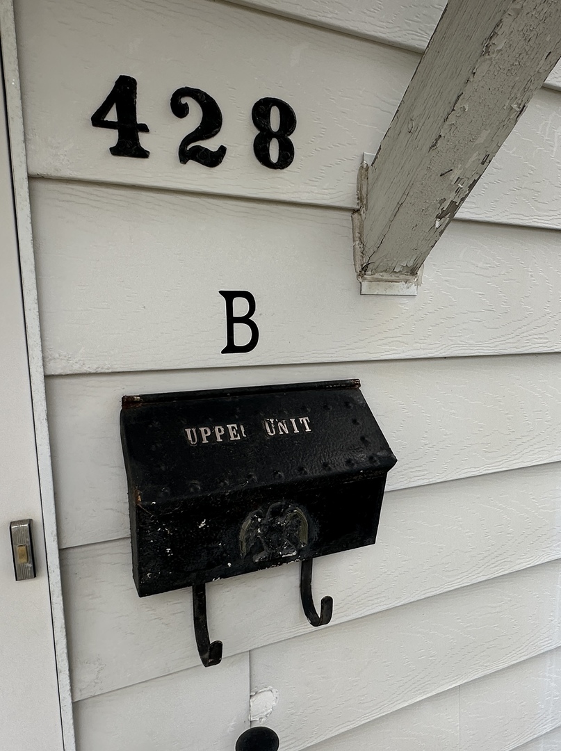 428 W High Street #B, Sycamore, IL 60178