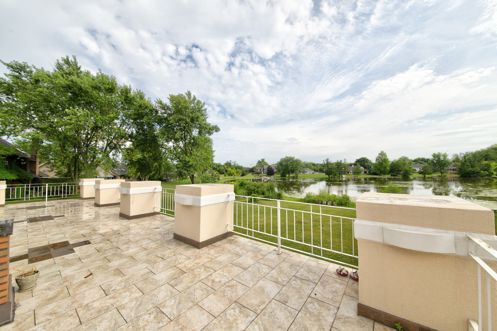 8170 Lake Ridge Drive, Burr Ridge, IL 60527