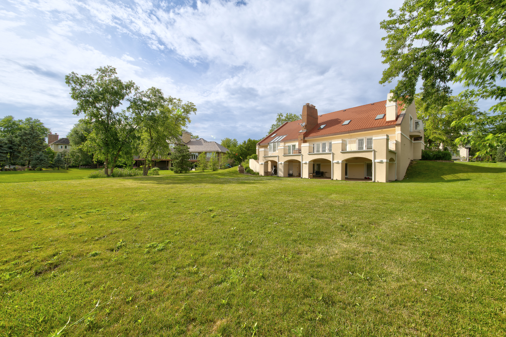 8170 Lake Ridge Drive, Burr Ridge, IL 60527