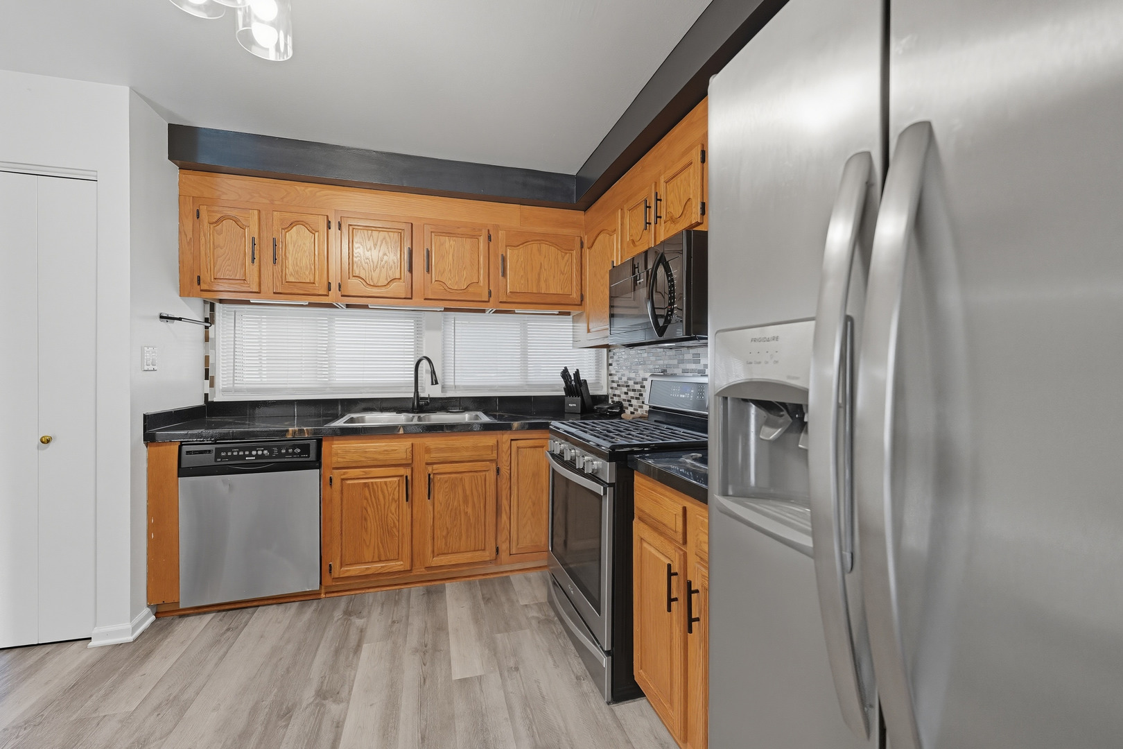 18638 Golfview Drive, Hazel Crest, IL 60429