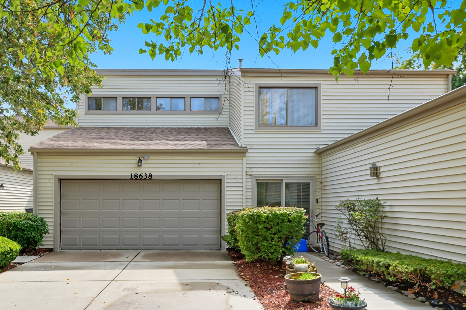 18638 Golfview Drive, Hazel Crest, IL 60429