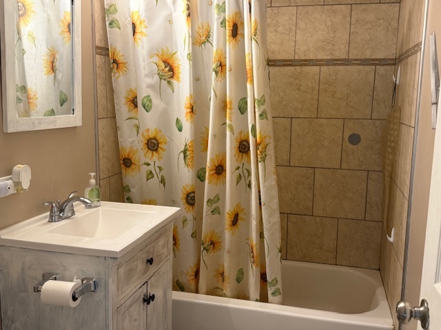 829 W Windsor Avenue, Crete, IL 60417