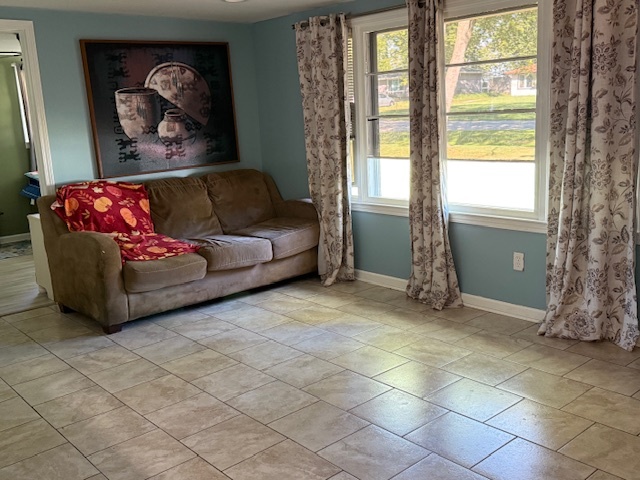 829 W Windsor Avenue, Crete, IL 60417