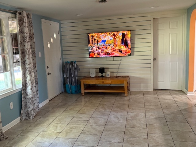 829 W Windsor Avenue, Crete, IL 60417