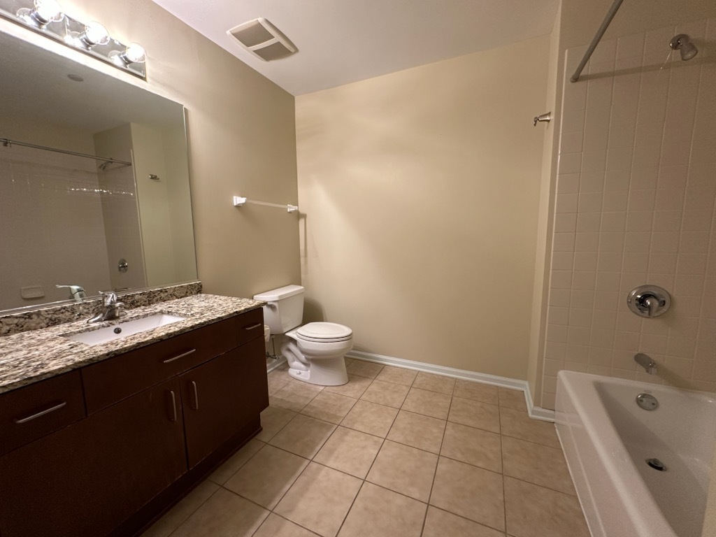 5100 W 96th Street #232, Oak Lawn, IL 60453