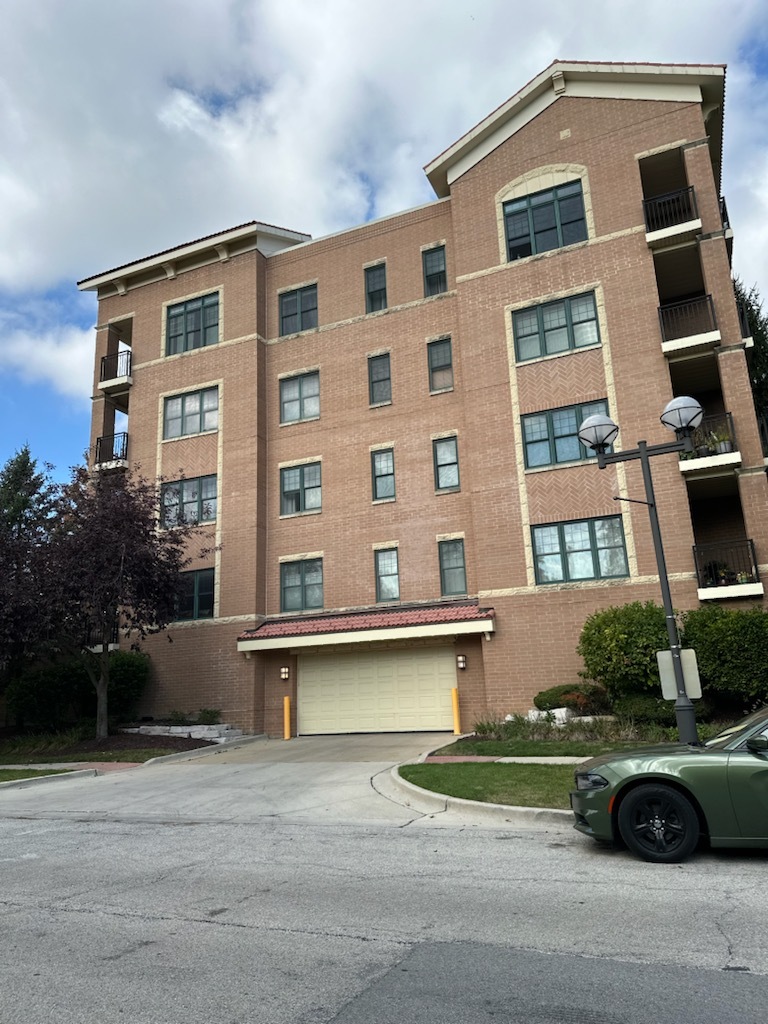5100 W 96th Street #232, Oak Lawn, IL 60453