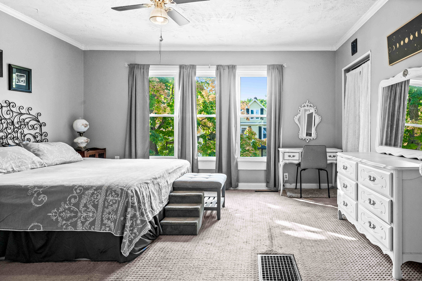 202 Willard Avenue, Bloomington, IL 61701