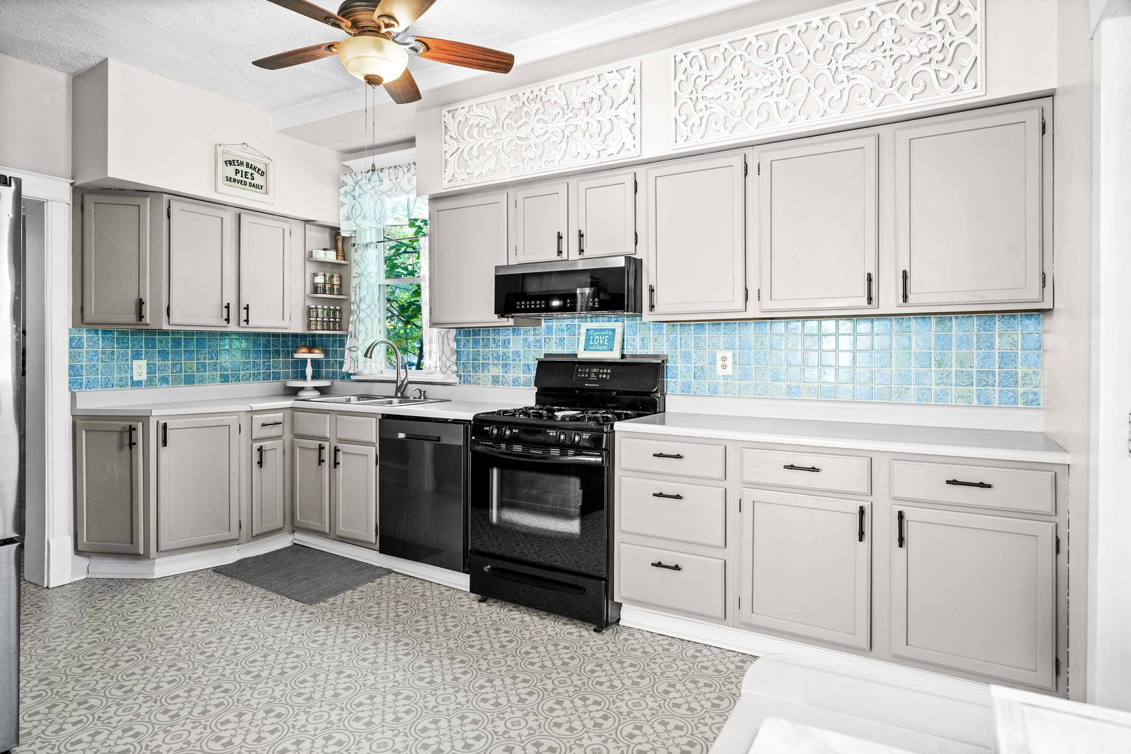 202 Willard Avenue, Bloomington, IL 61701