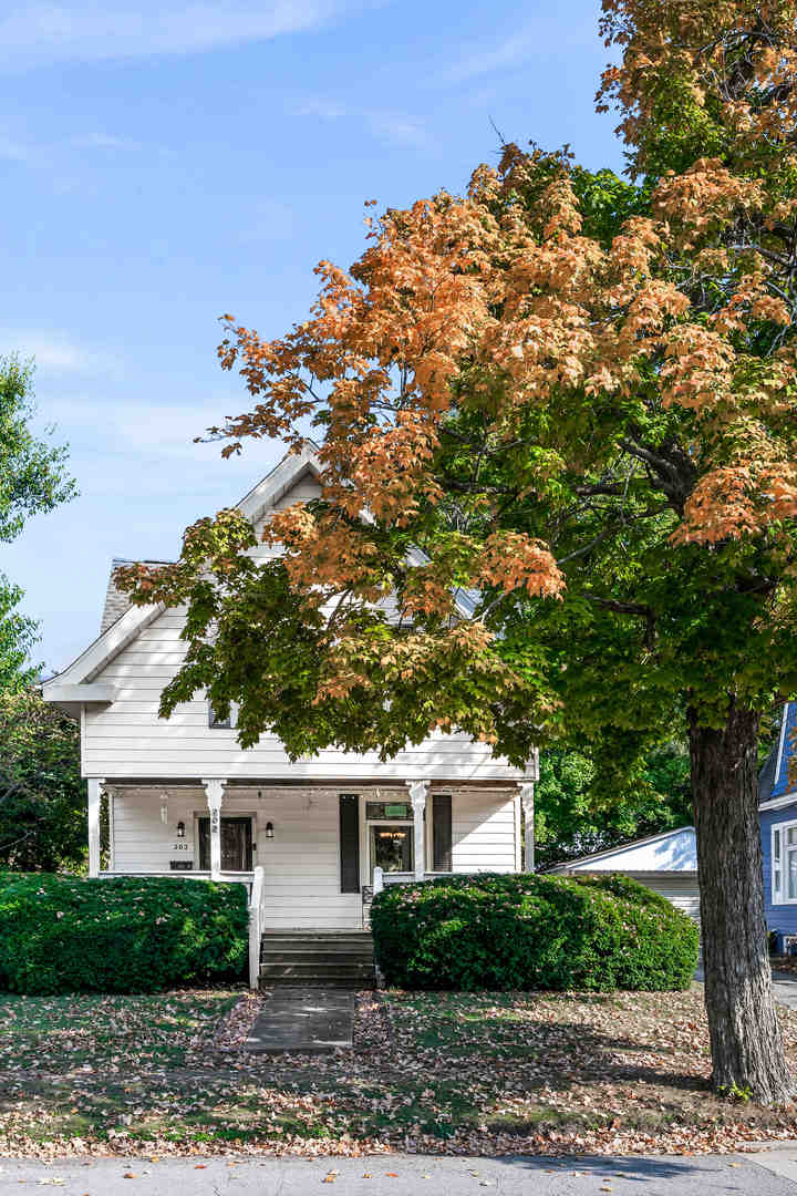 202 Willard Avenue, Bloomington, IL 61701