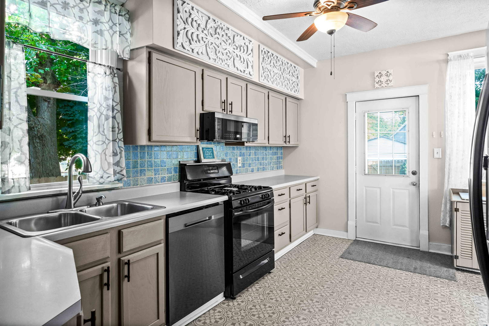 202 Willard Avenue, Bloomington, IL 61701