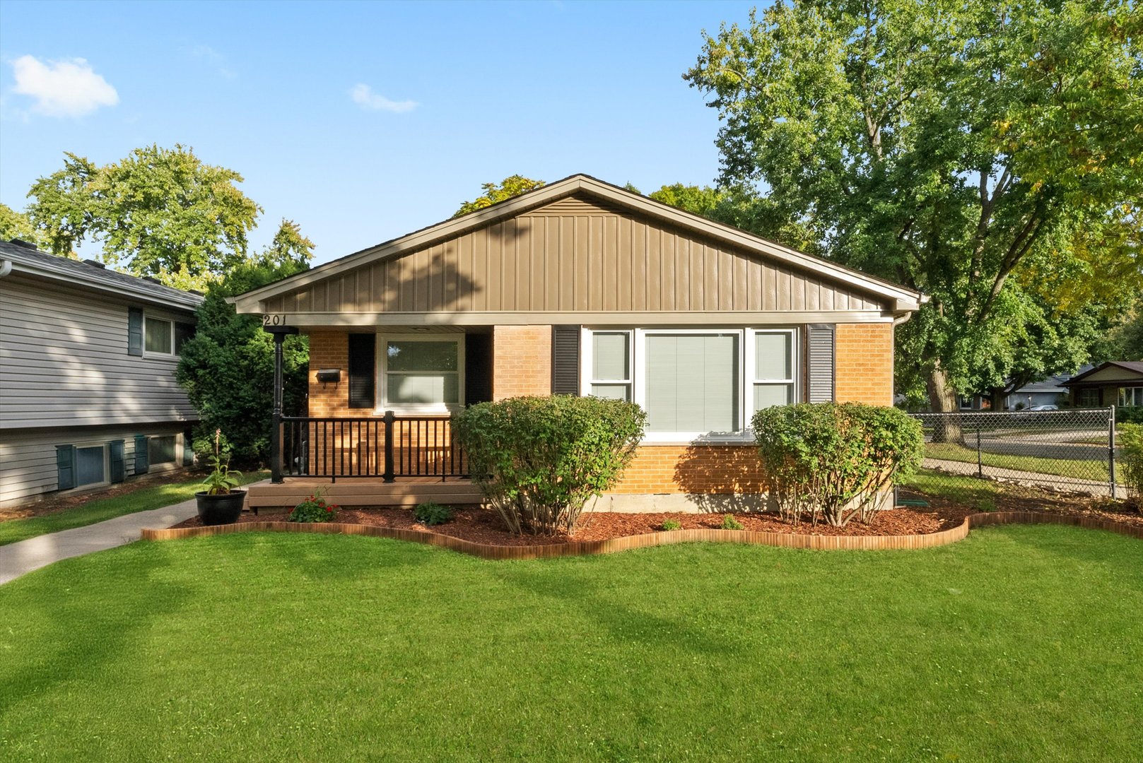 201 N Stewart Avenue, Lombard, IL 60148