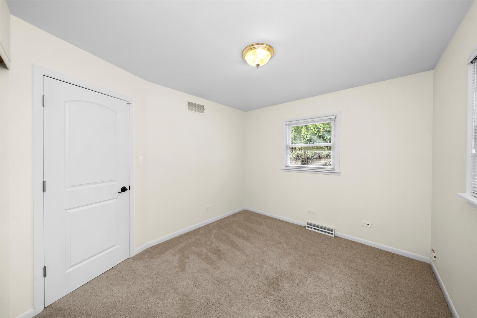 201 N Stewart Avenue, Lombard, IL 60148
