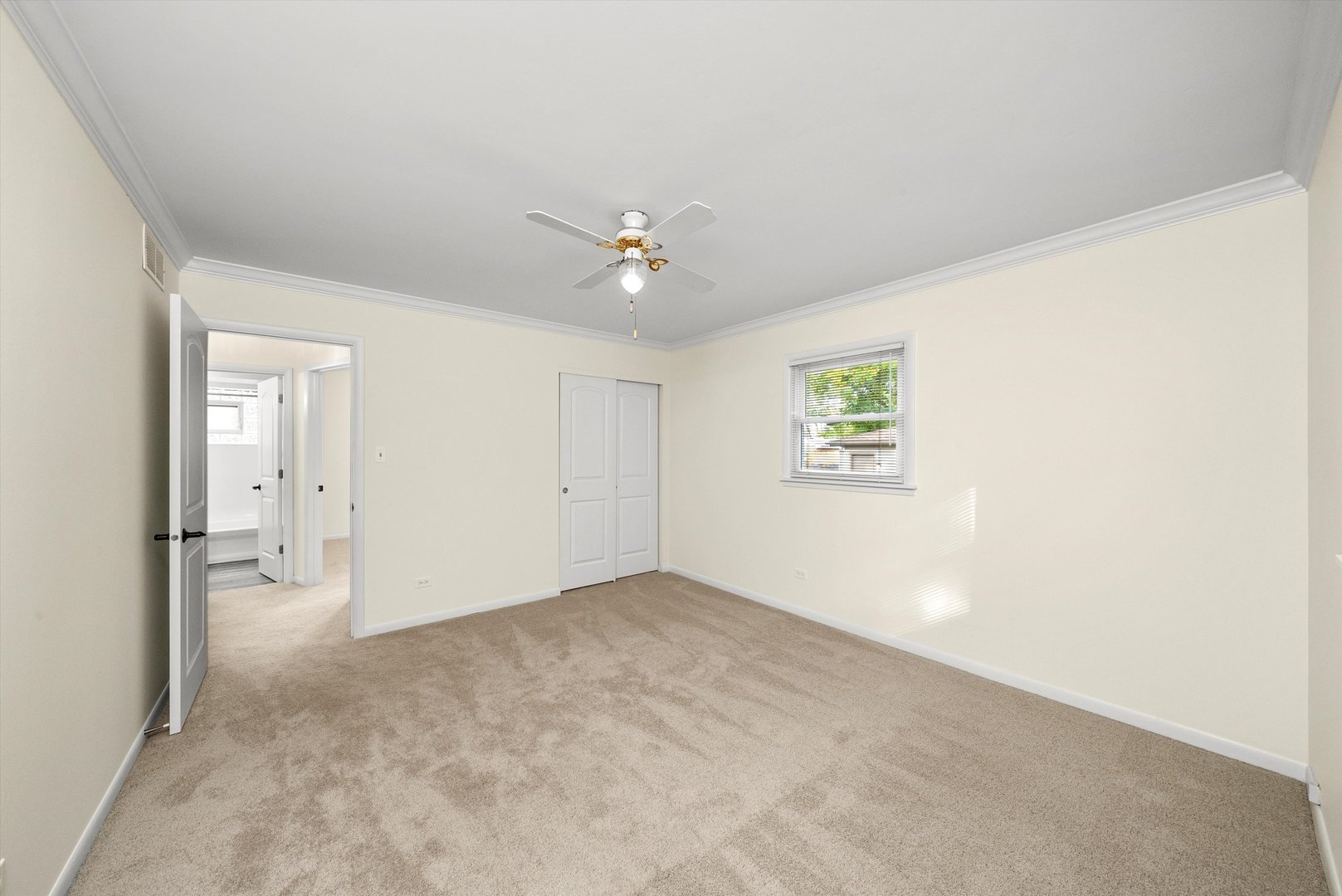 201 N Stewart Avenue, Lombard, IL 60148