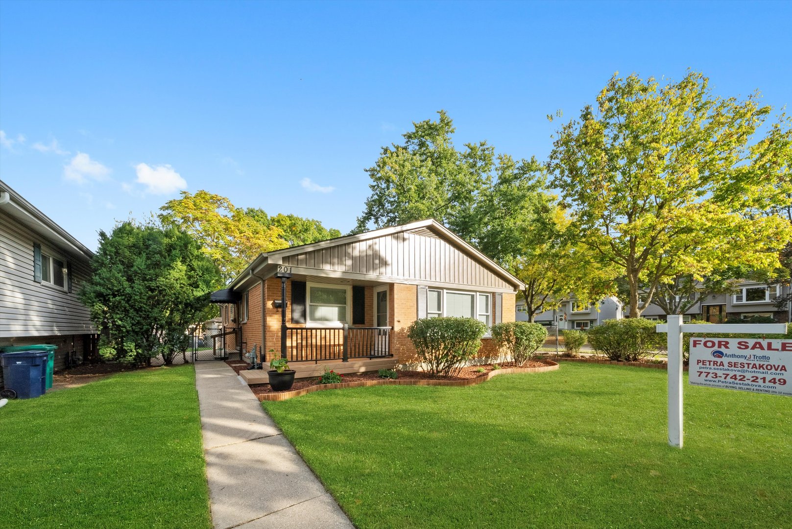 201 N Stewart Avenue, Lombard, IL 60148
