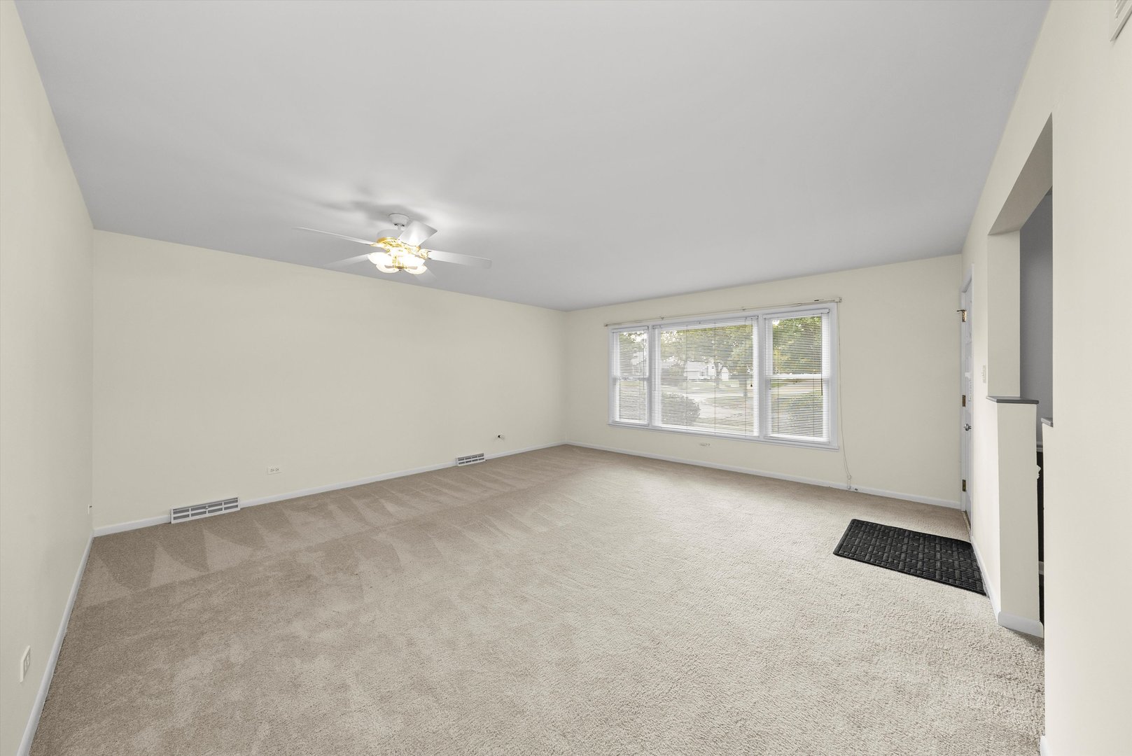 201 N Stewart Avenue, Lombard, IL 60148
