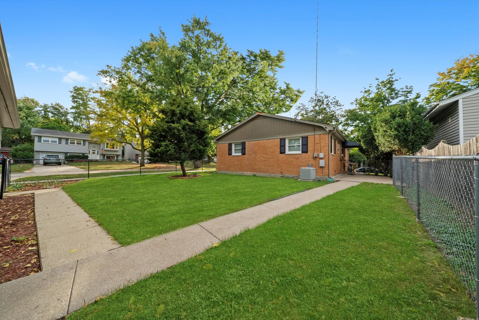 201 N Stewart Avenue, Lombard, IL 60148