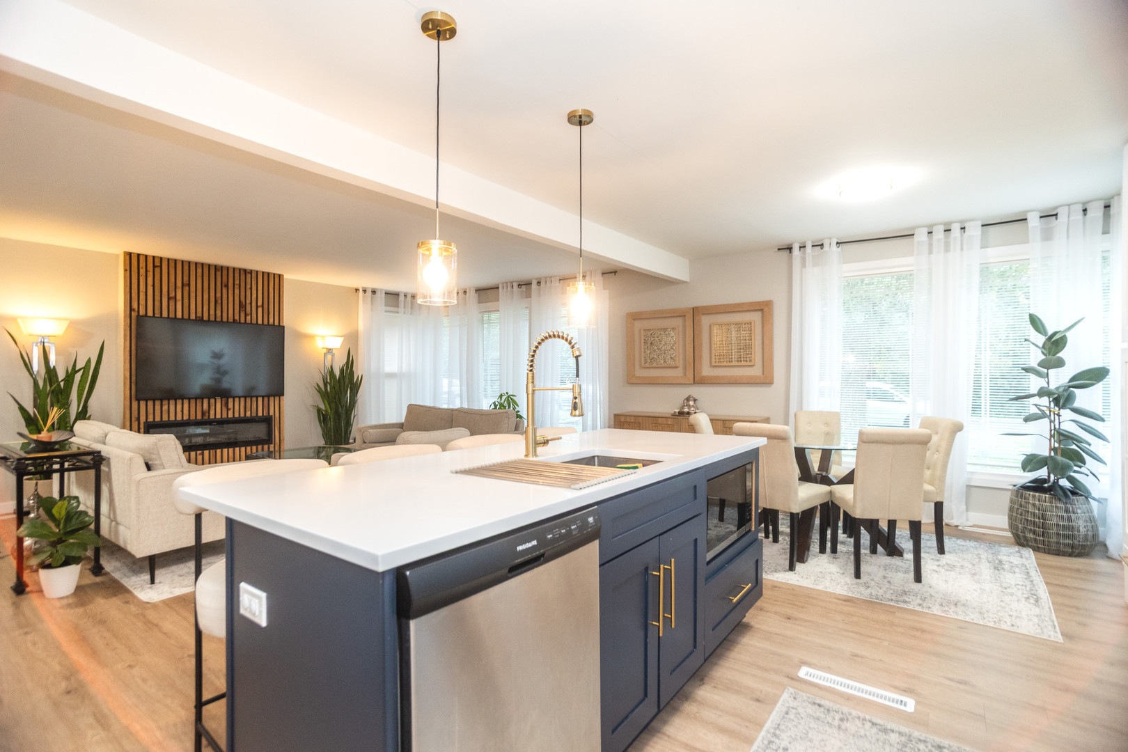 726 Lawler Avenue, Wilmette, IL 60091