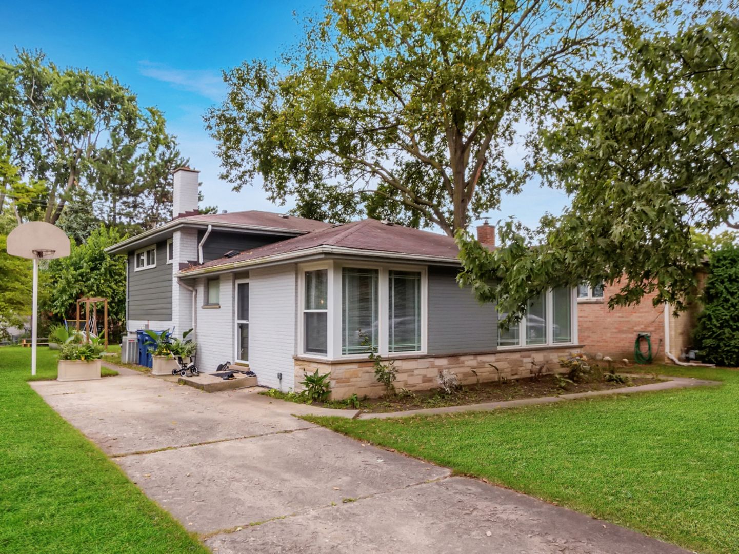 726 Lawler Avenue, Wilmette, IL 60091
