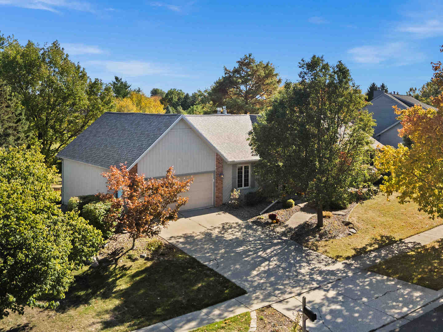 21 Pendleton Way, Bloomington, IL 61704