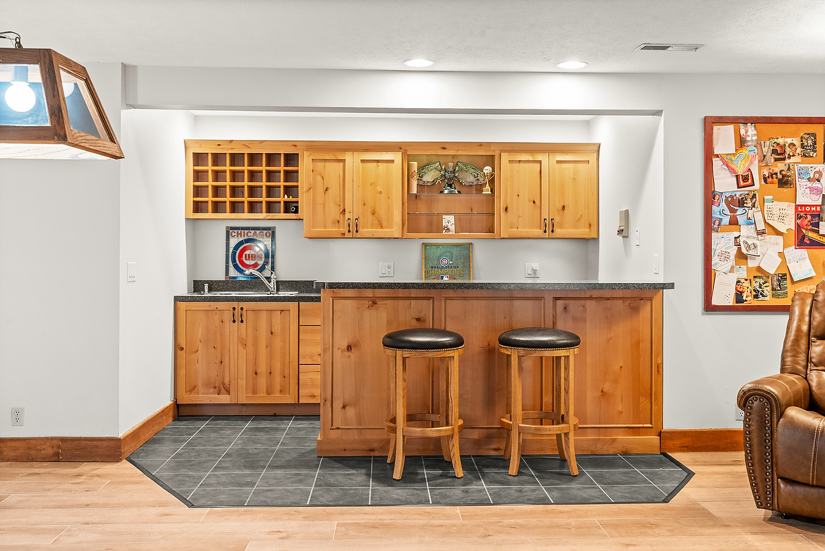 21 Pendleton Way, Bloomington, IL 61704