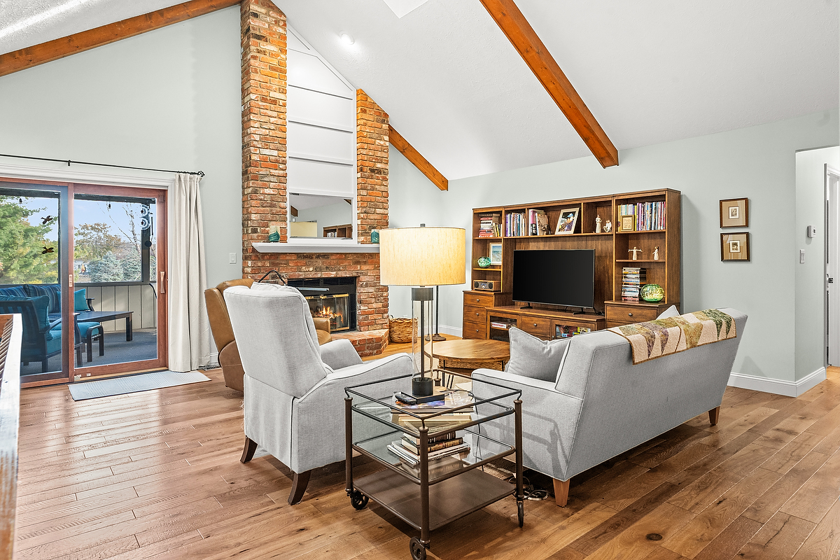 21 Pendleton Way, Bloomington, IL 61704