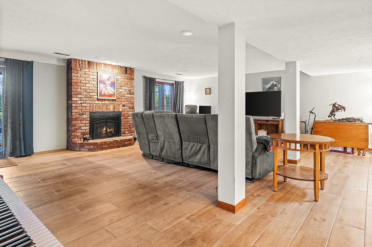 21 Pendleton Way, Bloomington, IL 61704