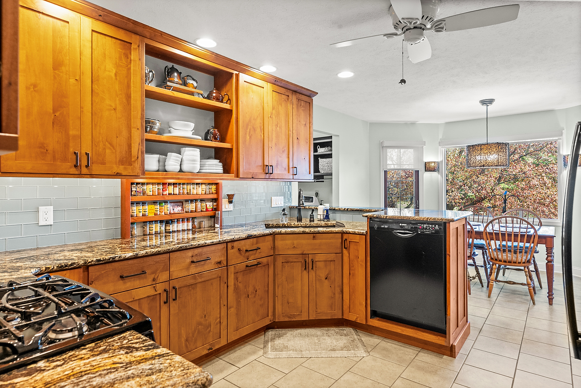 21 Pendleton Way, Bloomington, IL 61704