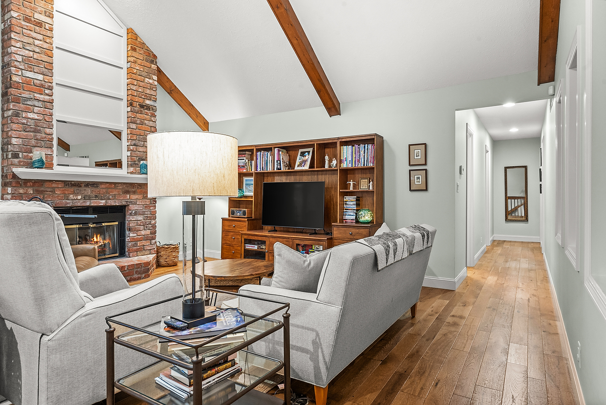 21 Pendleton Way, Bloomington, IL 61704