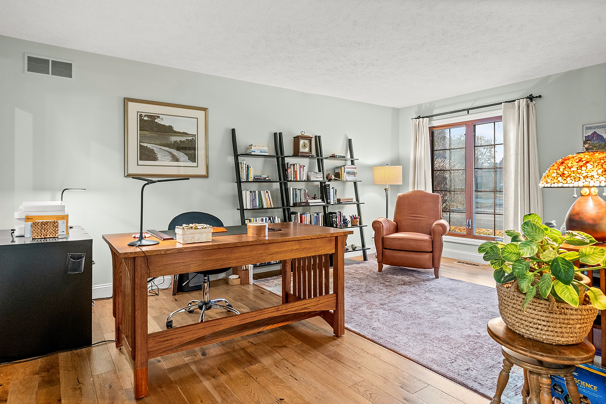 21 Pendleton Way, Bloomington, IL 61704