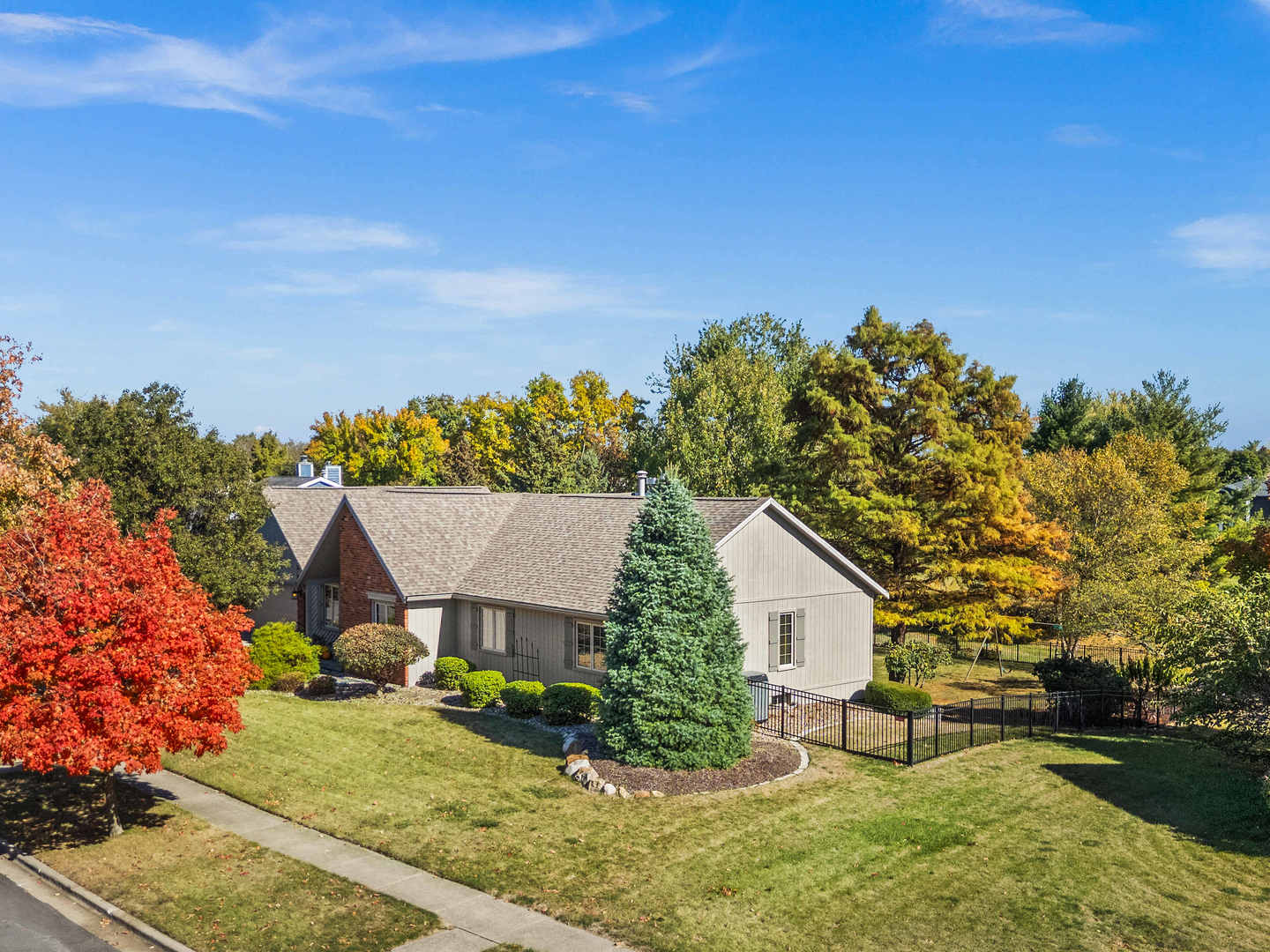 21 Pendleton Way, Bloomington, IL 61704