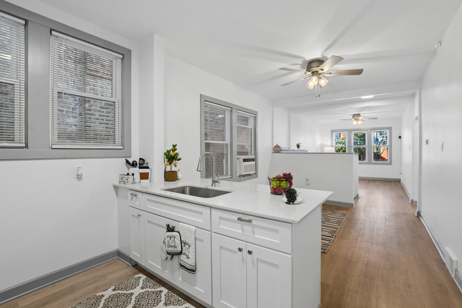 7337 S University Avenue, Chicago, IL 60619