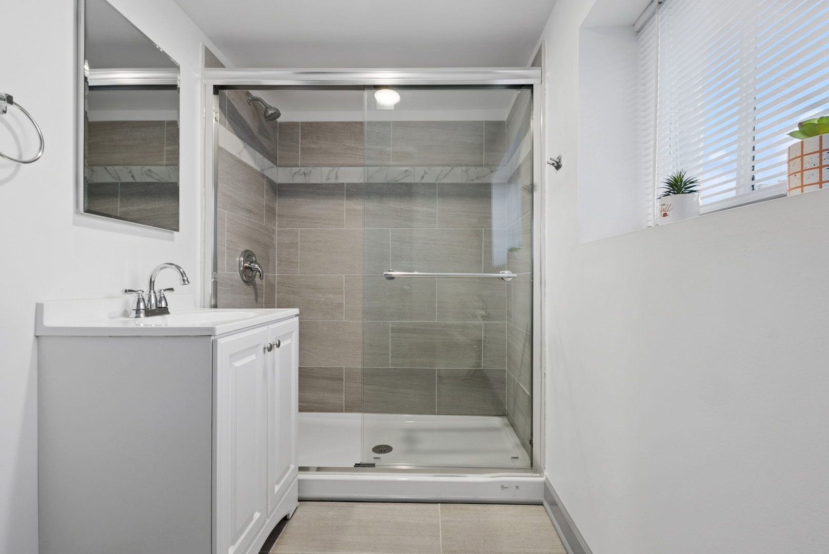 7337 S University Avenue, Chicago, IL 60619