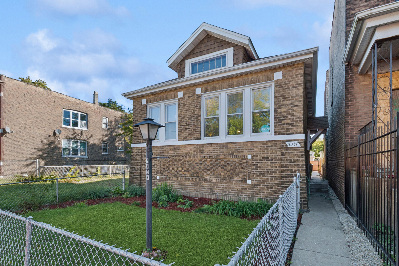 7337 S University Avenue, Chicago, IL 60619