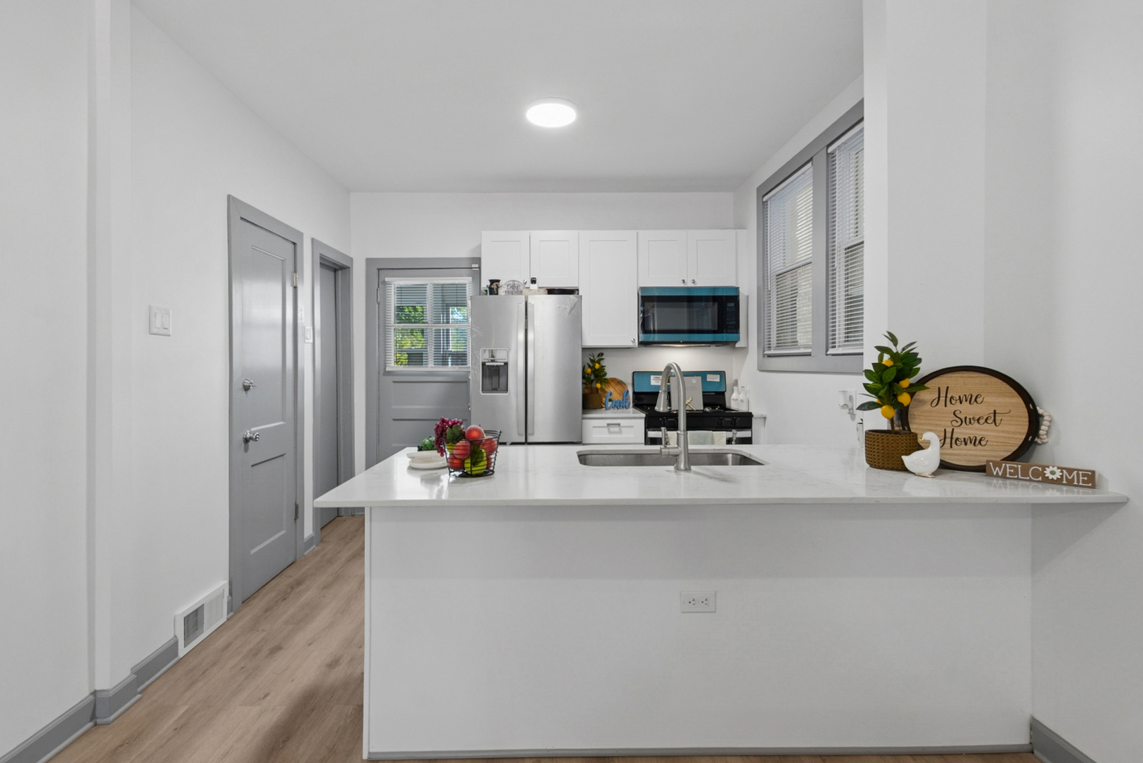 7337 S University Avenue, Chicago, IL 60619