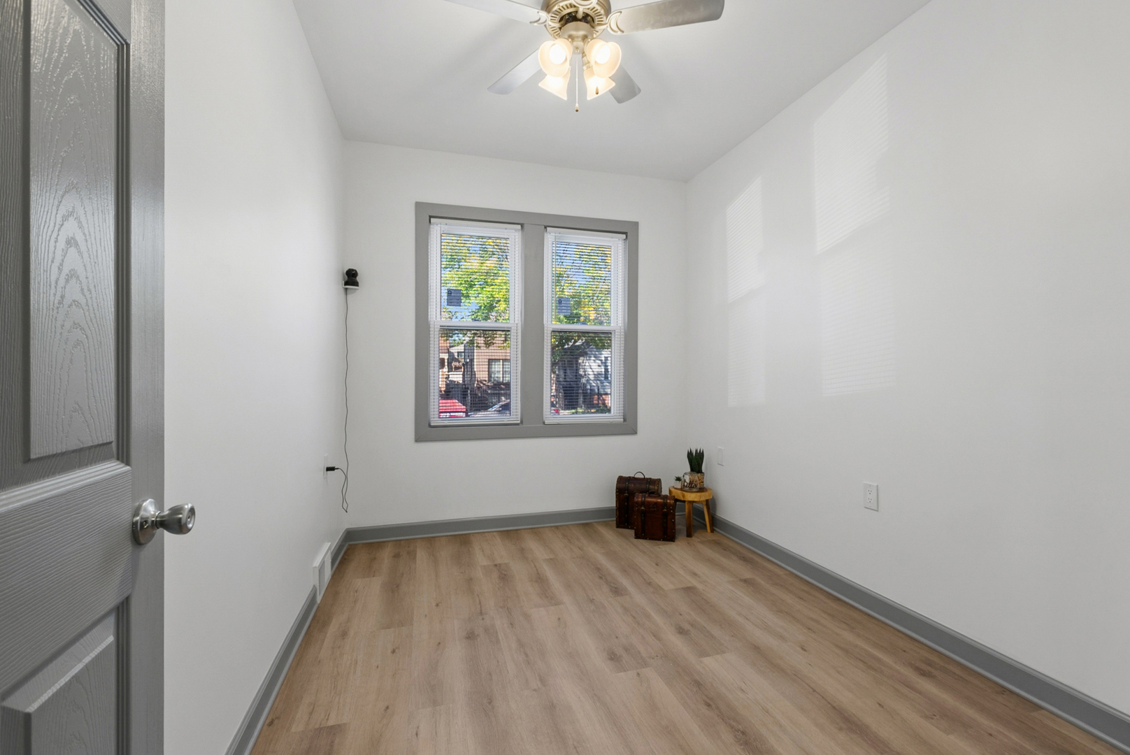 7337 S University Avenue, Chicago, IL 60619