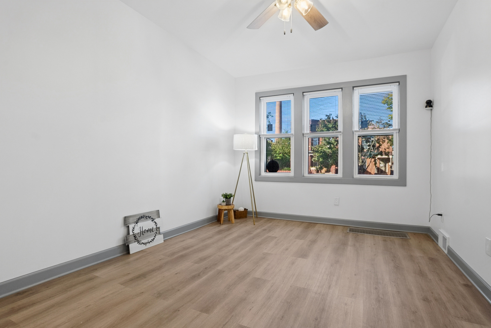 7337 S University Avenue, Chicago, IL 60619
